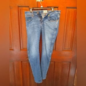 Wrangler Vegas, low waste, skinny fit, tapered leg. Size 32